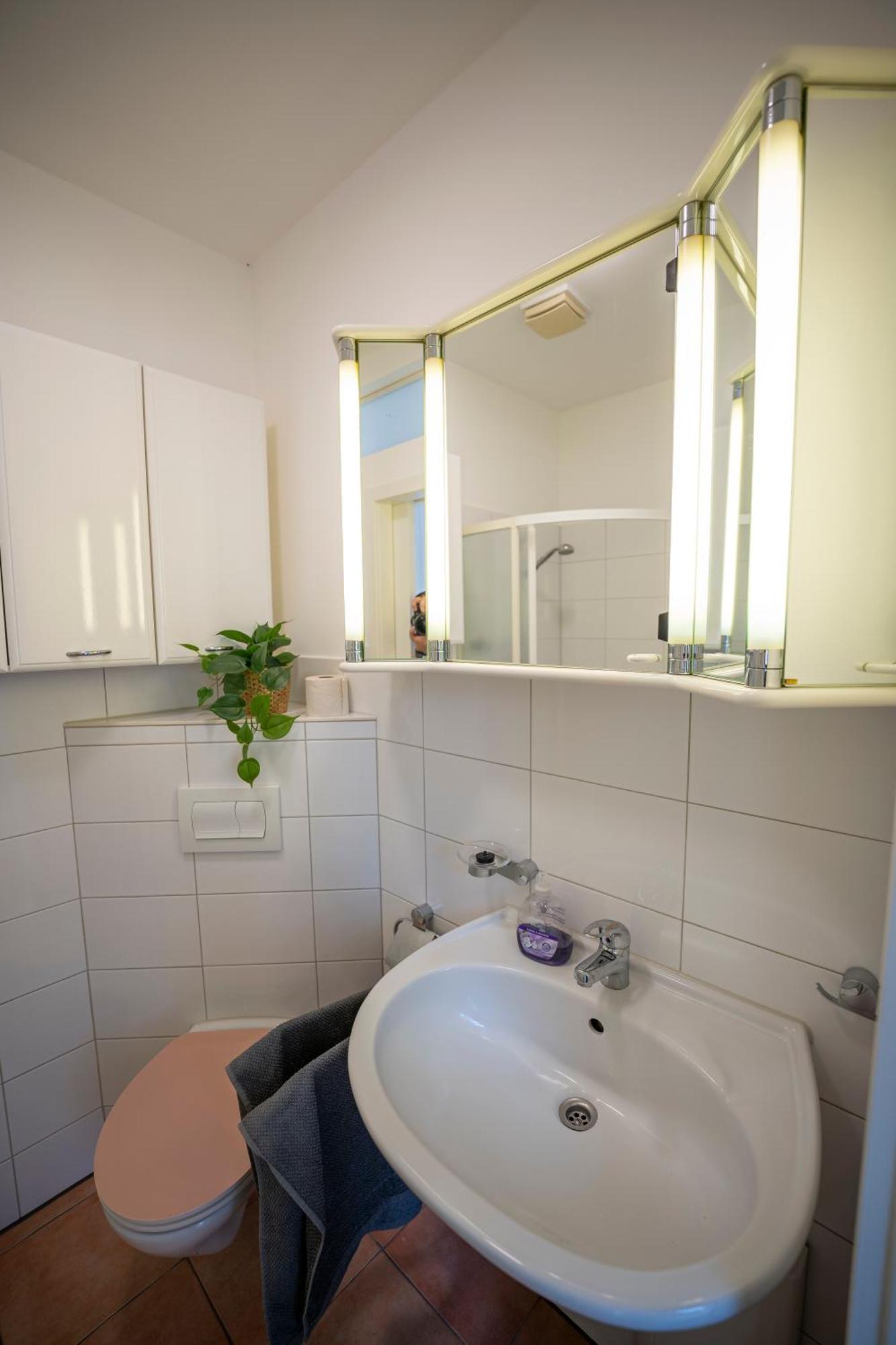 Haus Unterm Mammutbaum - Elberadweg Appartement Maagdenburg Buitenkant foto