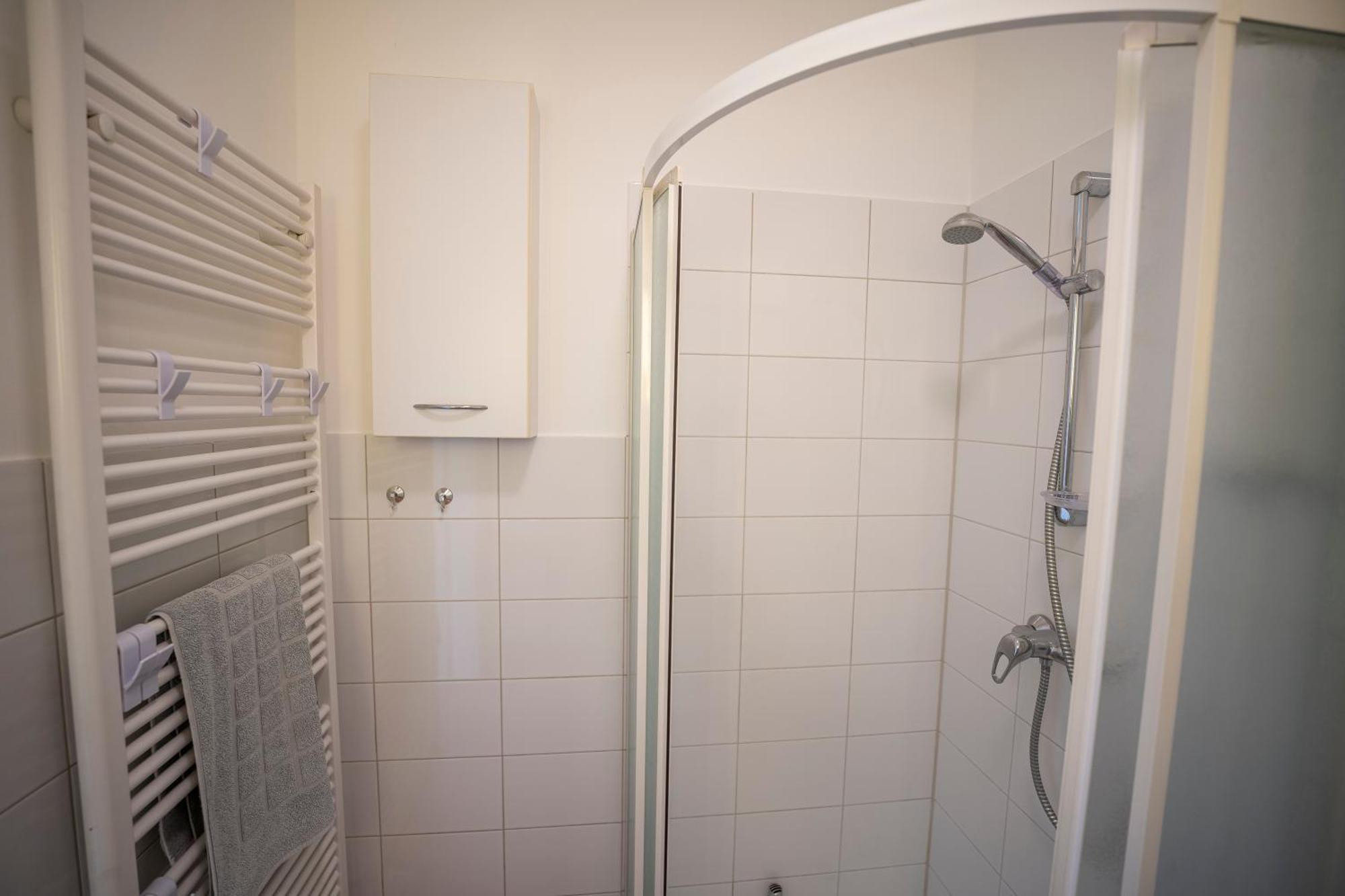 Haus Unterm Mammutbaum - Elberadweg Appartement Maagdenburg Buitenkant foto