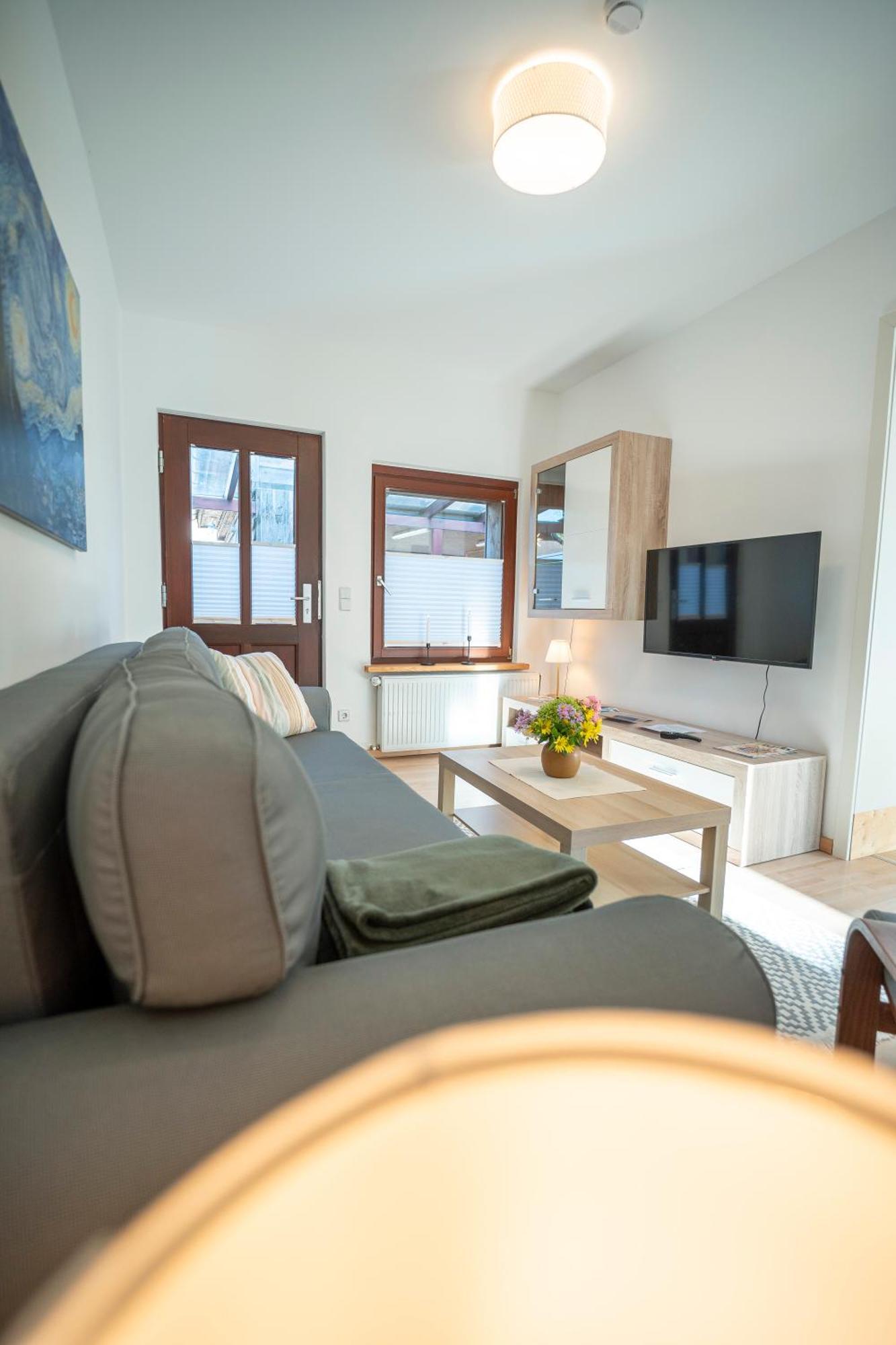 Haus Unterm Mammutbaum - Elberadweg Appartement Maagdenburg Buitenkant foto