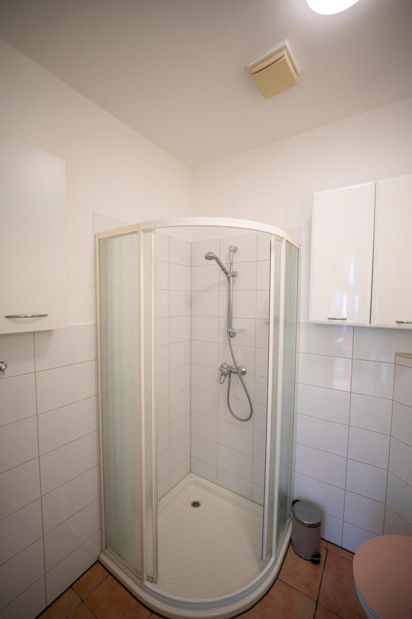 Haus Unterm Mammutbaum - Elberadweg Appartement Maagdenburg Buitenkant foto