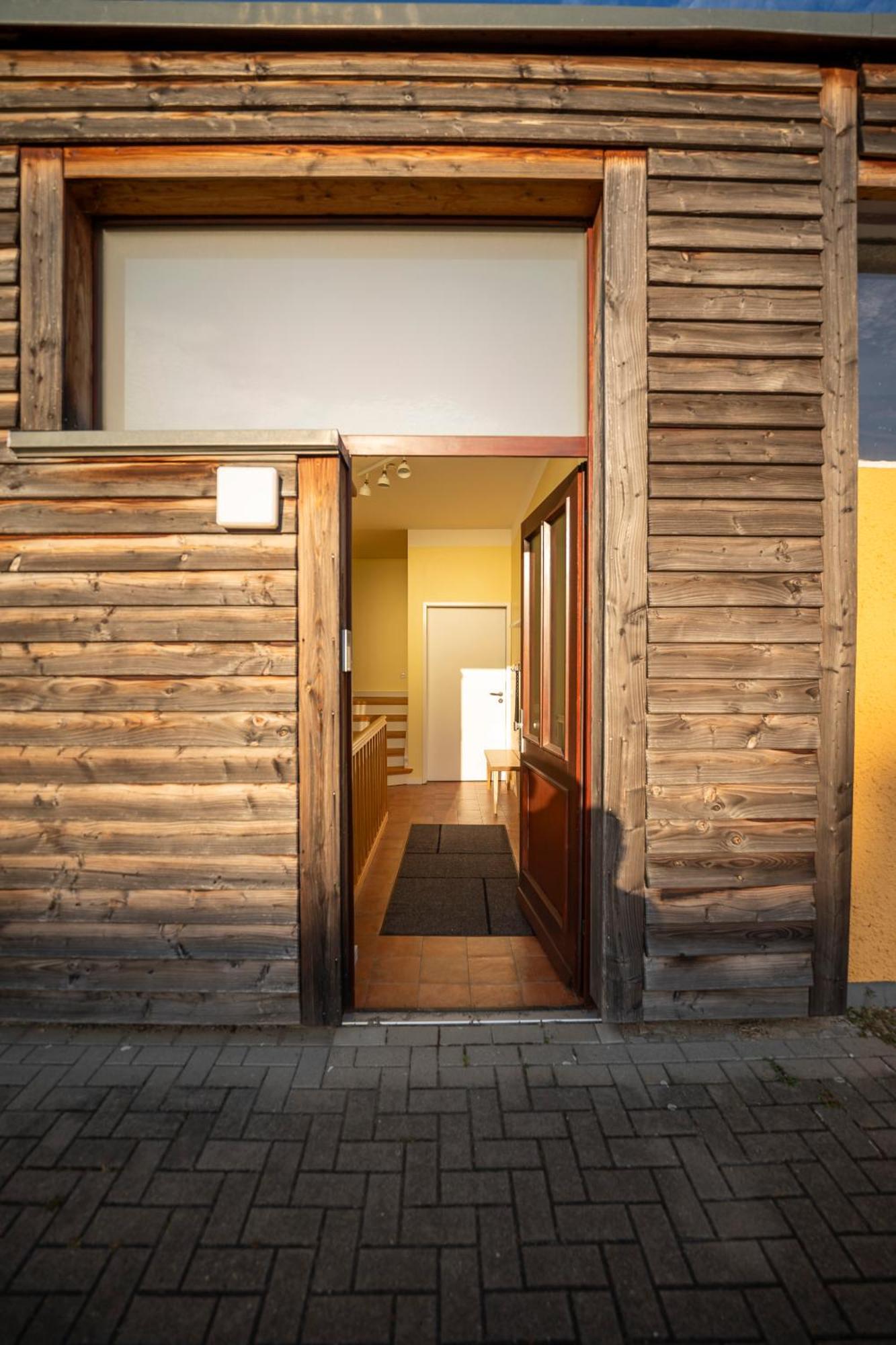 Haus Unterm Mammutbaum - Elberadweg Appartement Maagdenburg Buitenkant foto